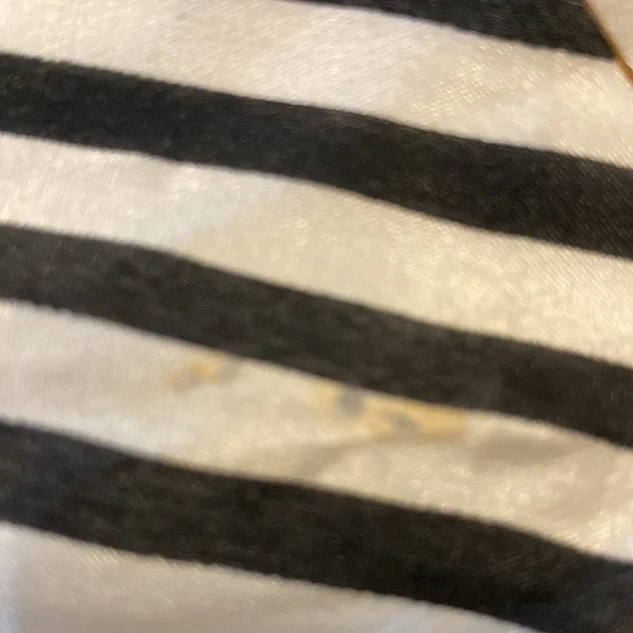 Gant Gaither gorgeous scarf size approximately 58” by 11” - Picture 5 of 5